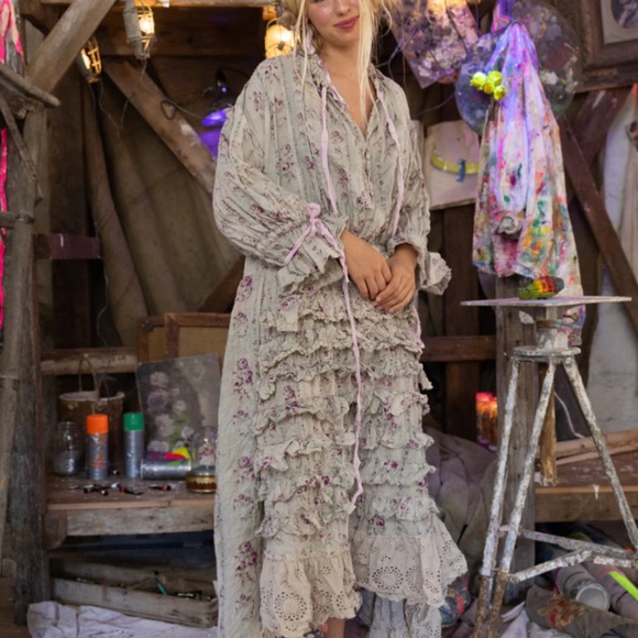 🪻NWT MAGNOLIA PEARL Ainsley Gown🪻 - Picture 6 of 16